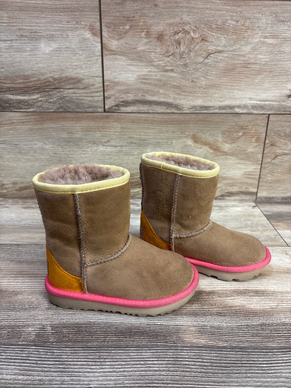 UGG Classic II Boots, Rainbow sz 9c