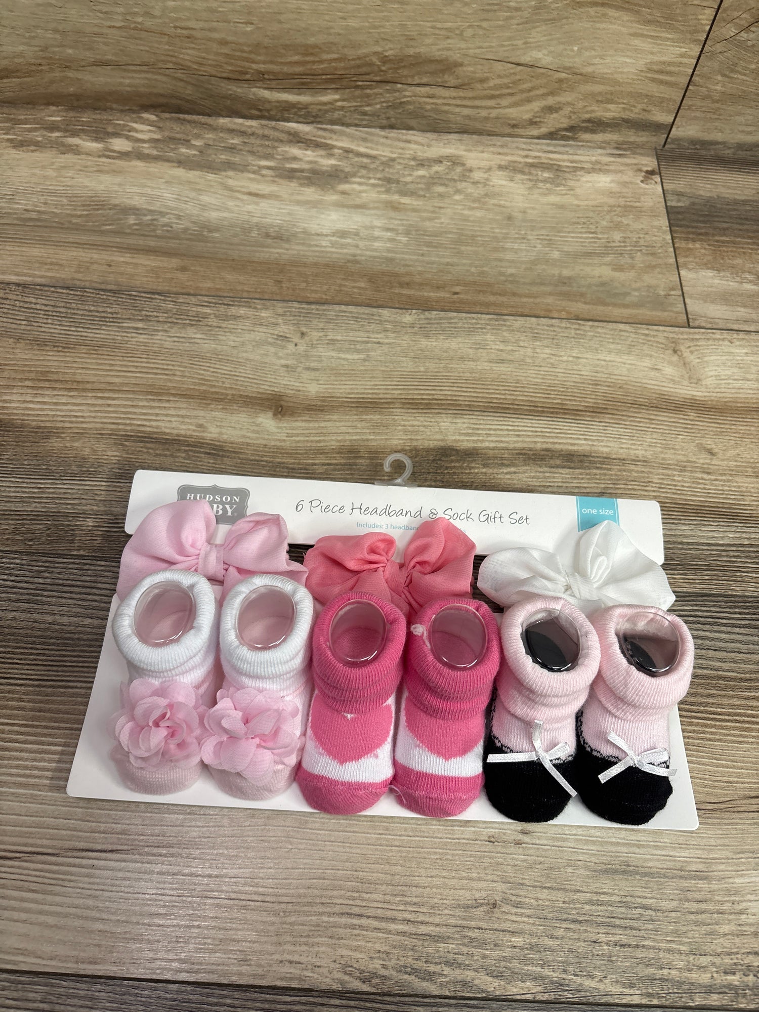 NEW Hudson Baby 6pc Headband & Socks Set Pink sz 0-9m