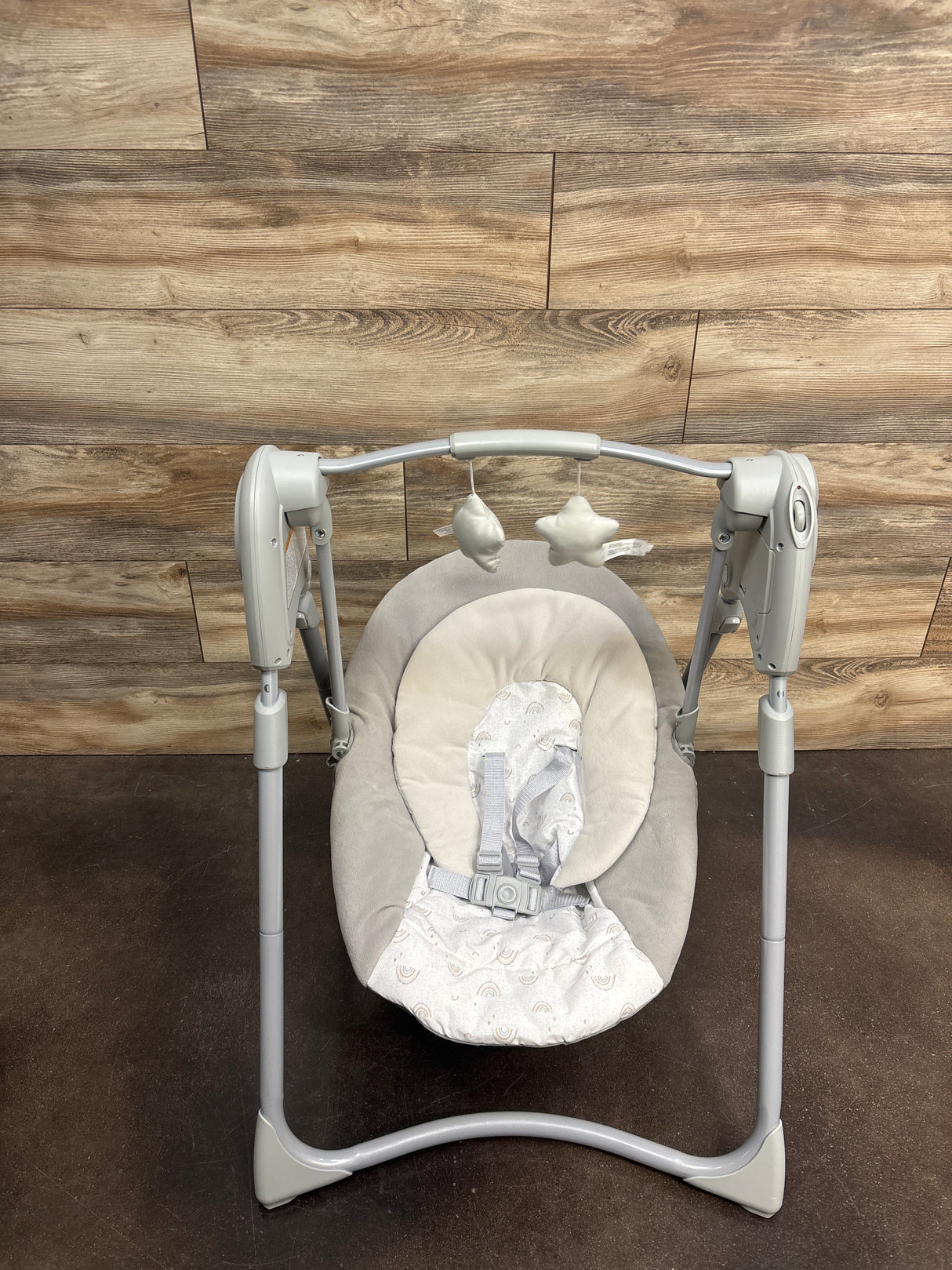 Graco Slim Spaces Compact Baby Swing in Reign Fashion