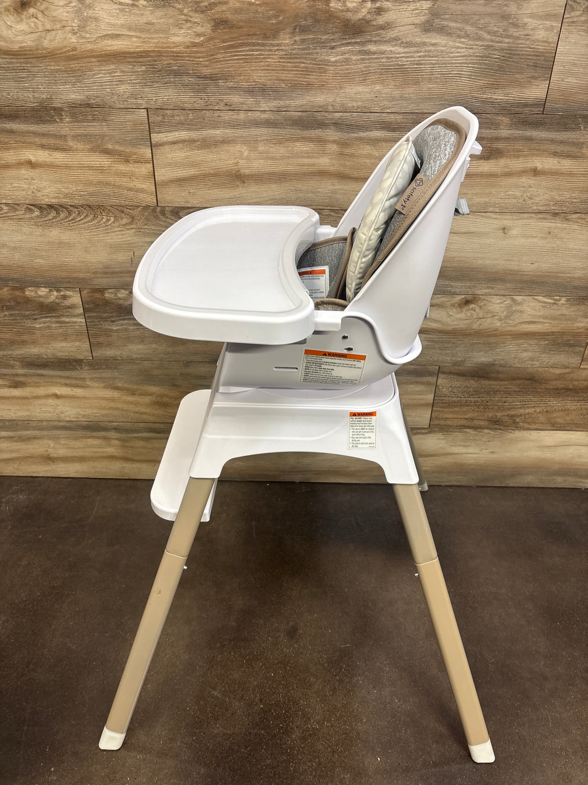 Safety 1st Grow and Go Rotating High Chair in French Gray