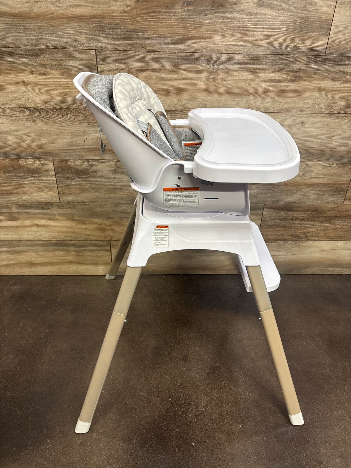 Safety 1st Grow and Go Rotating High Chair in French Gray
