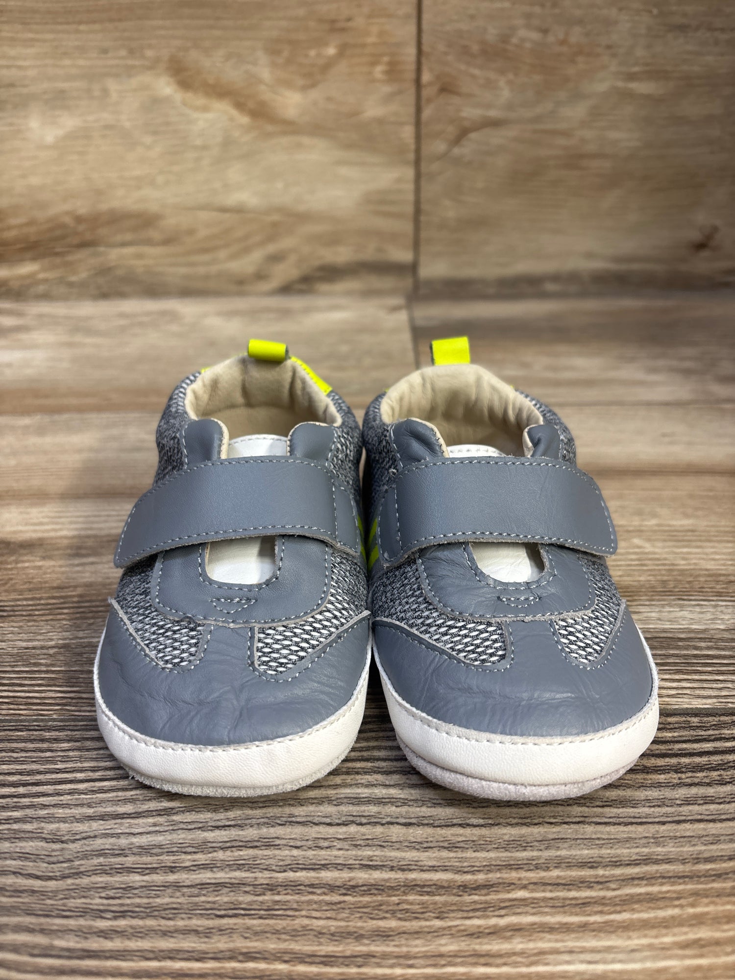 Robeez Finn Sneakers Grey sz 5-6c