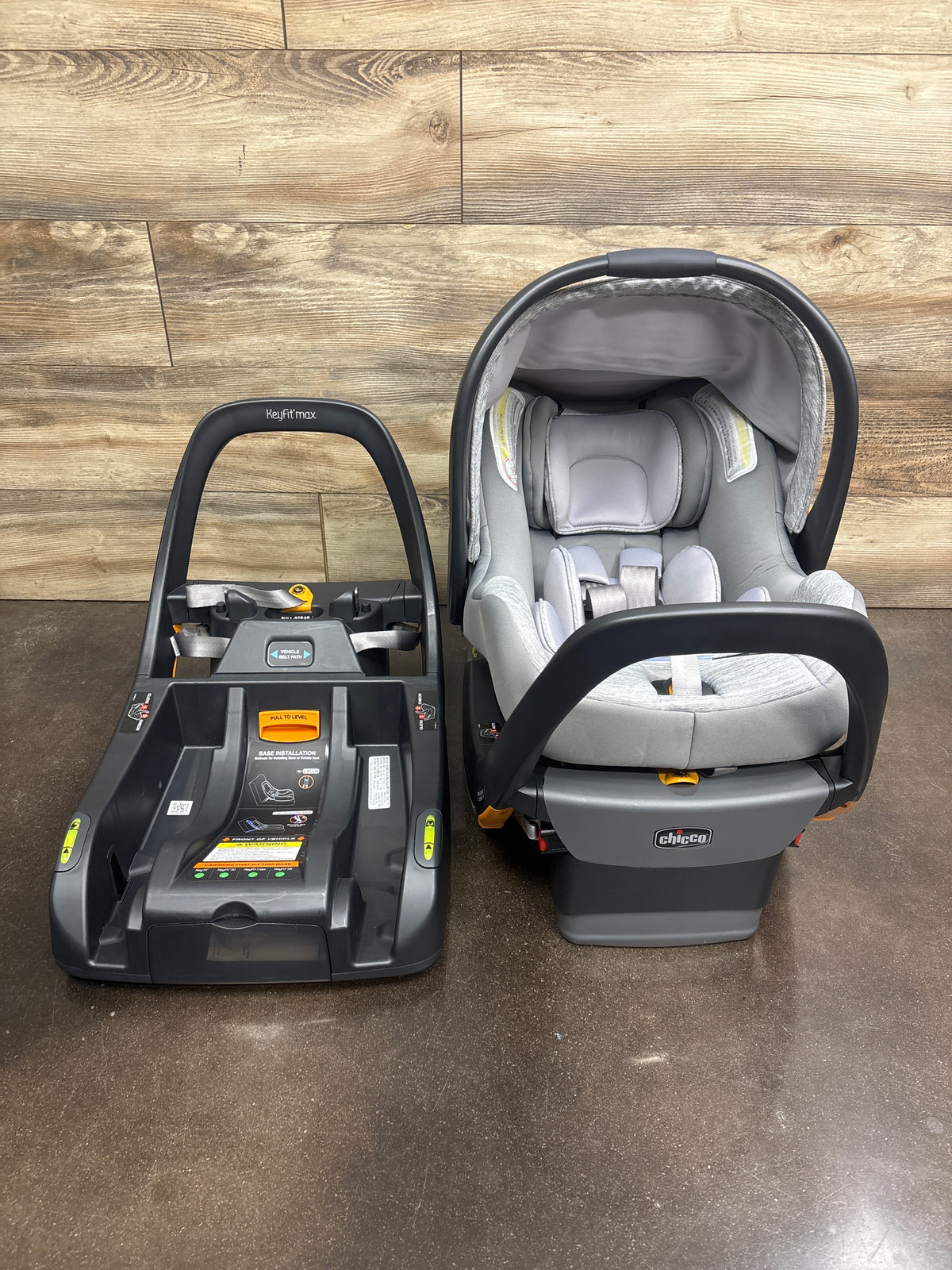 Chicco KeyFit35 Car Seat with Extra Max Rear-Facing Infant Car Seat Base, Grey