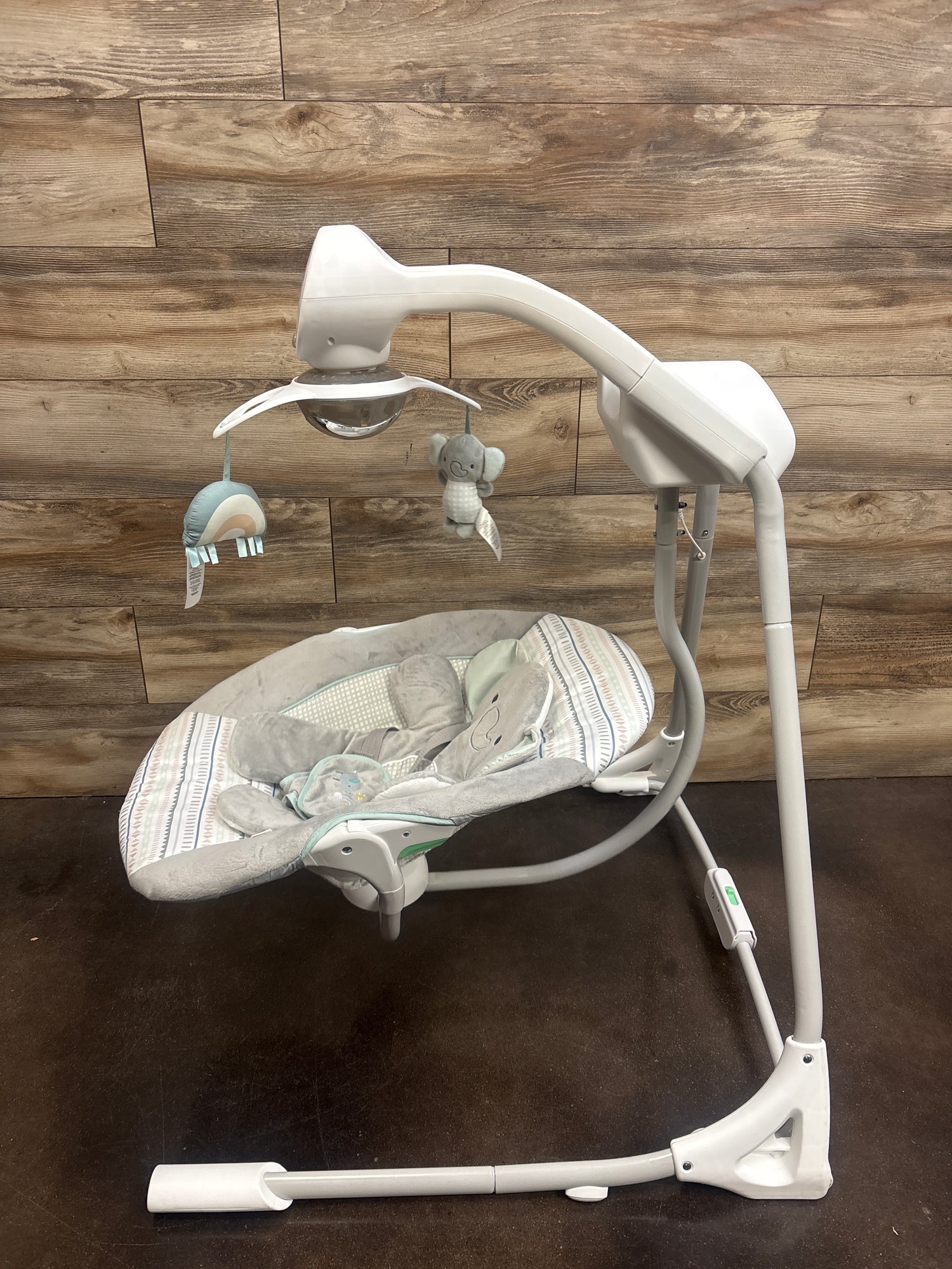 Ingenuity InLighten Soothing Swing - Elephant