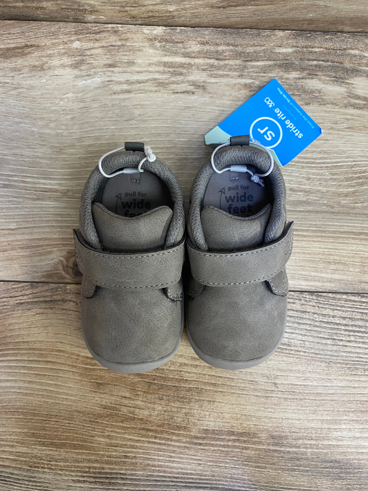 NEW Stride Rite Tristan Sneakers Grey sz 4c