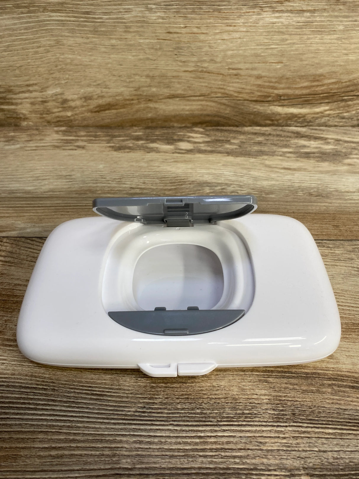 OXO Tot On-The-Go Wipes Dispenser White - Me n Mommy To Be