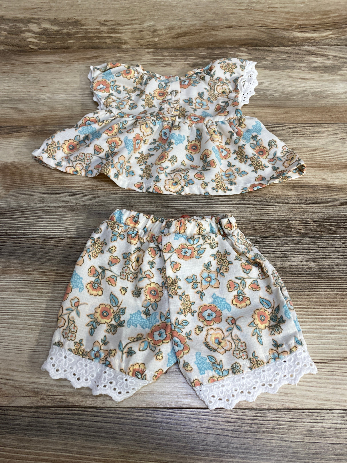 Daisy Fuentes 2pc Smocked Floral Shirt & Shorts White sz 0-3m