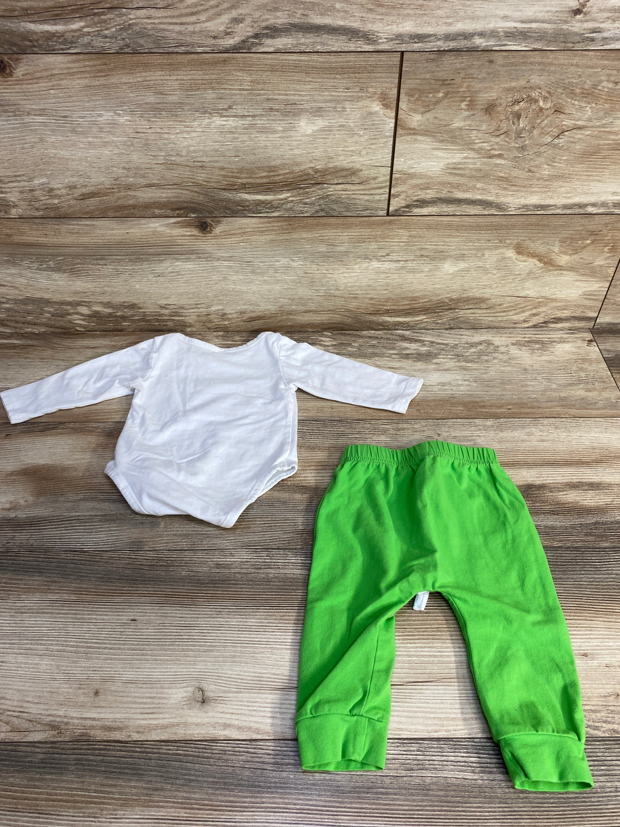 2pc Mr Lucky Charm Bodysuit & Pants White sz 3-6m