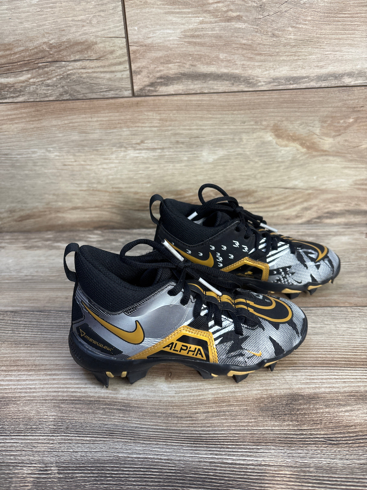 Russell Wilson x Nike Alpha Menace 3 Shark GS 'Black Metallic Vivid Gold' Football Cleats sz 12c