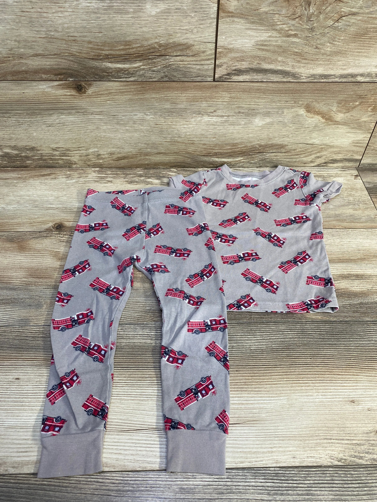 Old Navy 2pc Firetruck Pajama Set Grey sz 3T