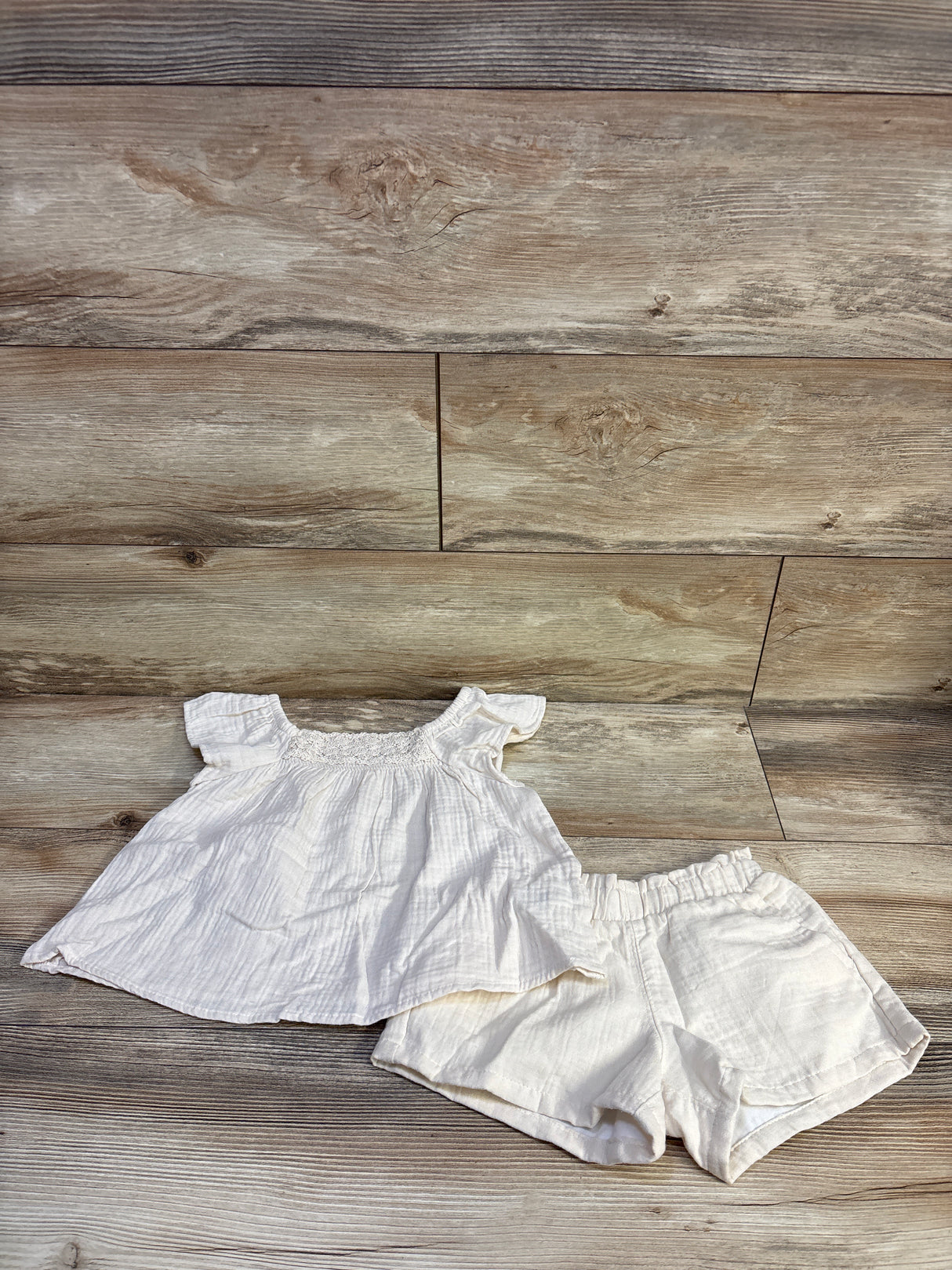 NEW Cat & Jack 2pc Floral Top & Shorts Set Beige sz 4T