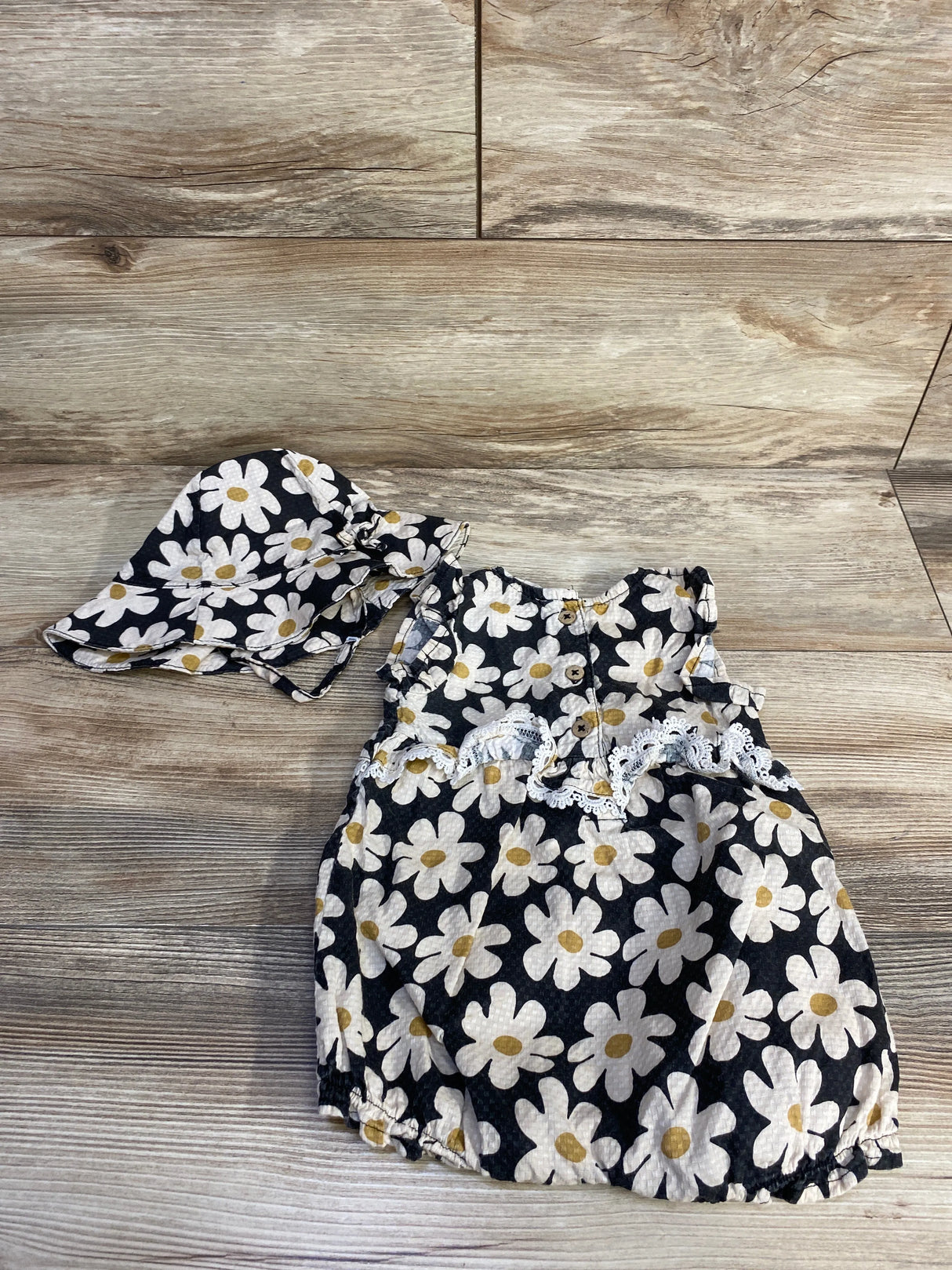 Jessica Simpson Floral Romper & Hat Black sz 6-9m - Me n Mommy To Be