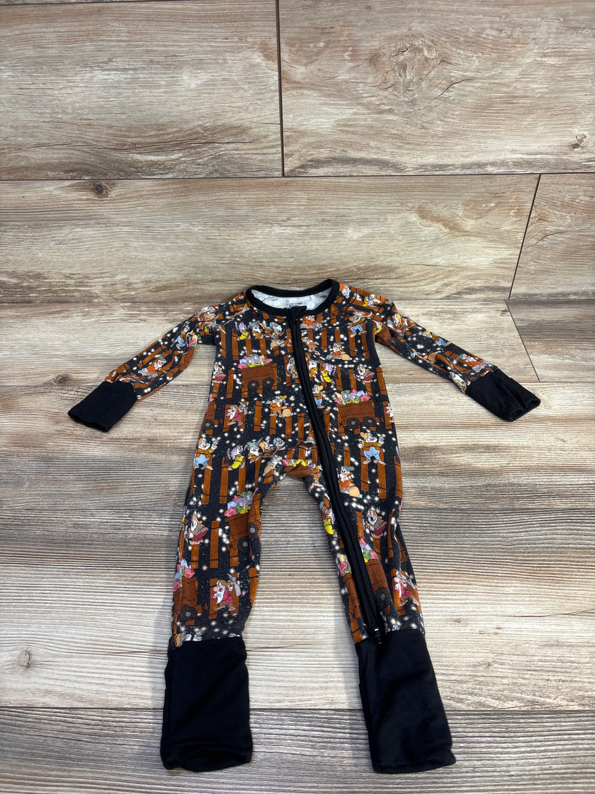 Secret Stock Reserve Snow White's 7 Dwarfs Bamboo Zippy Pajamas Brown sz 3-6m