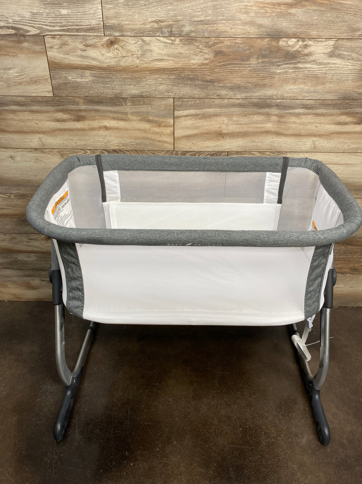 Baby Delight Beside Me Dreamer Bassinet in Charcoal