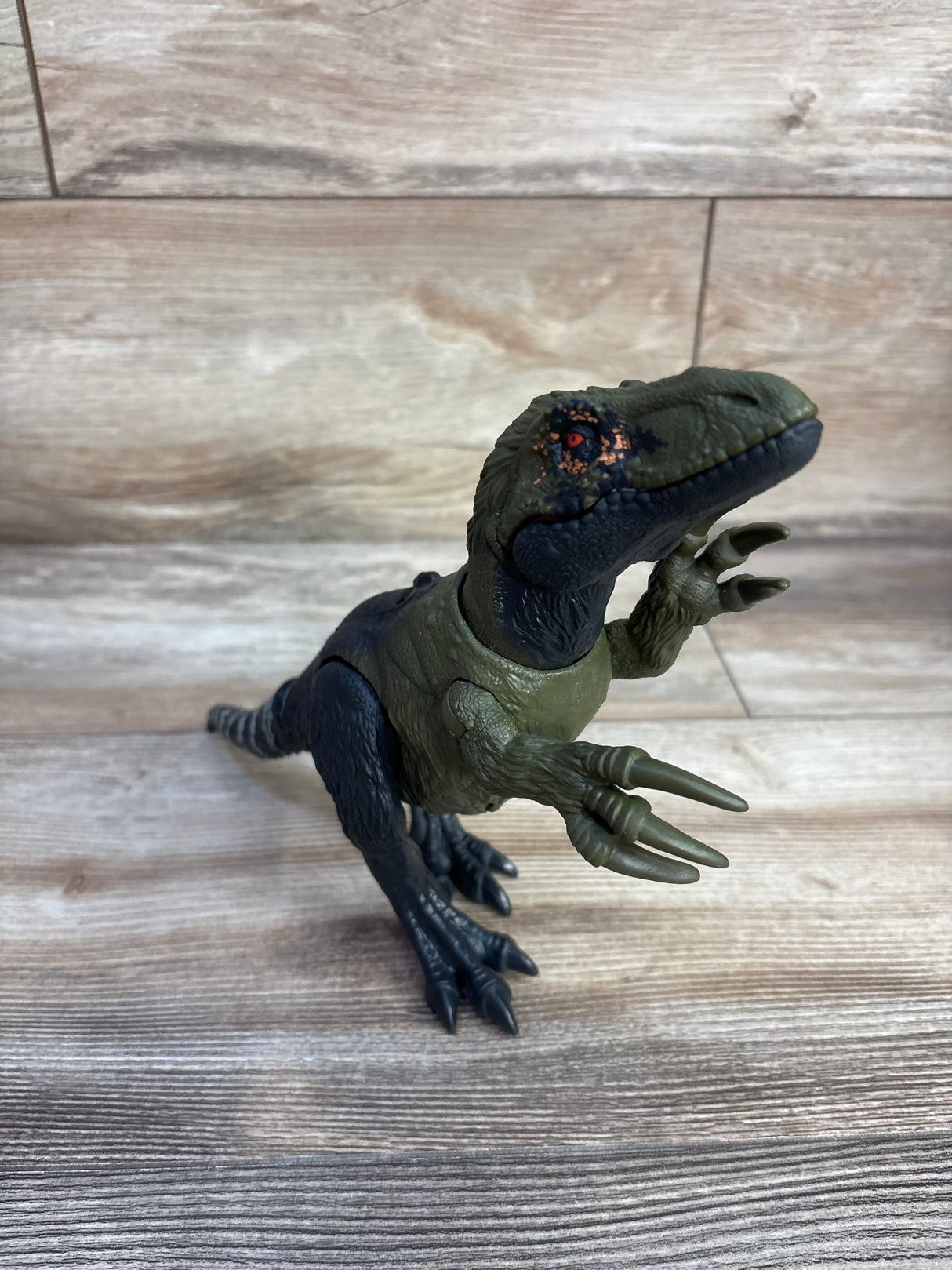 Jurassic World Wild Roar Orkoraptor Action Figure