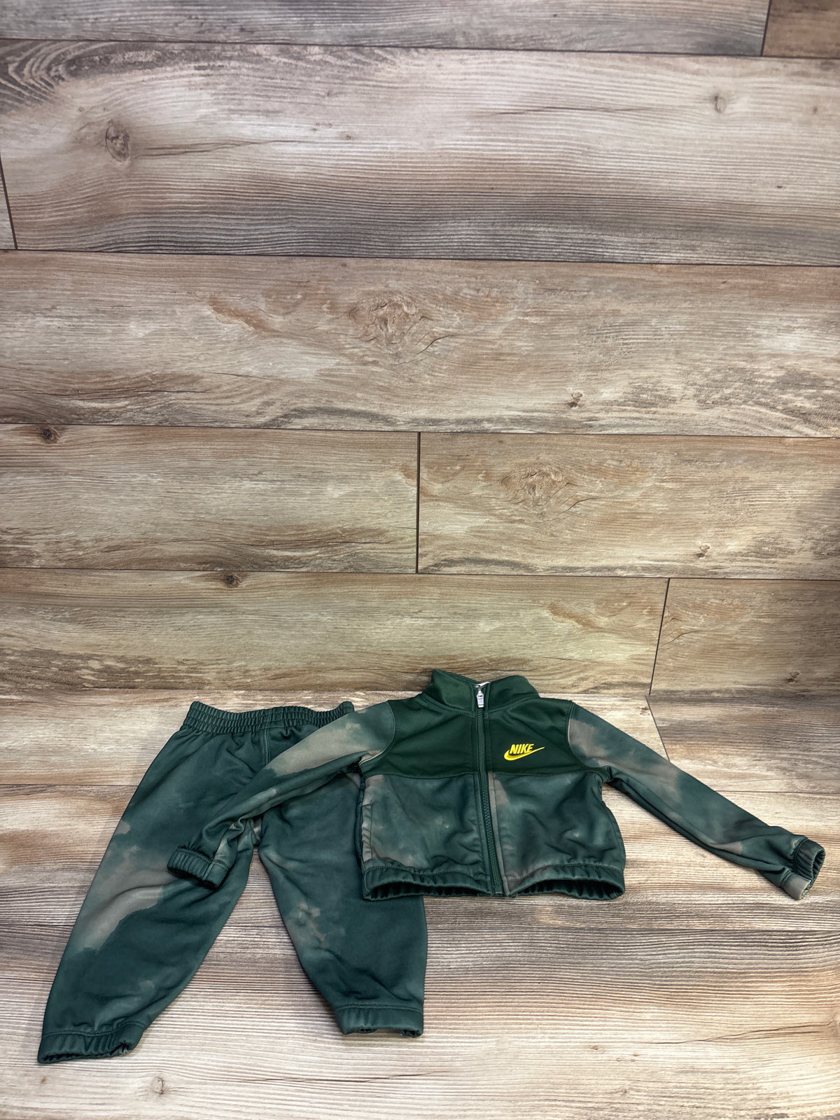Nike 2pc Dri-Fit Tracksuit Set Green sz 2T