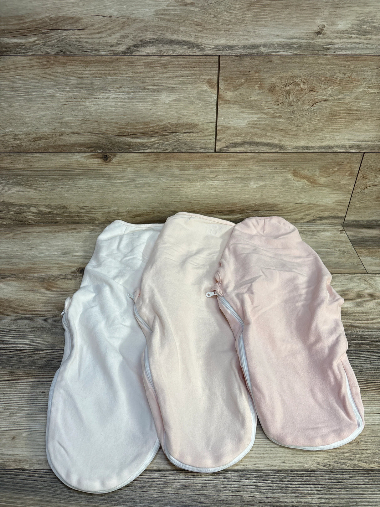 KeaBabies Soothe Zippy Swaddle Wrap Pink sz 0-3m - Me n Mommy To Be