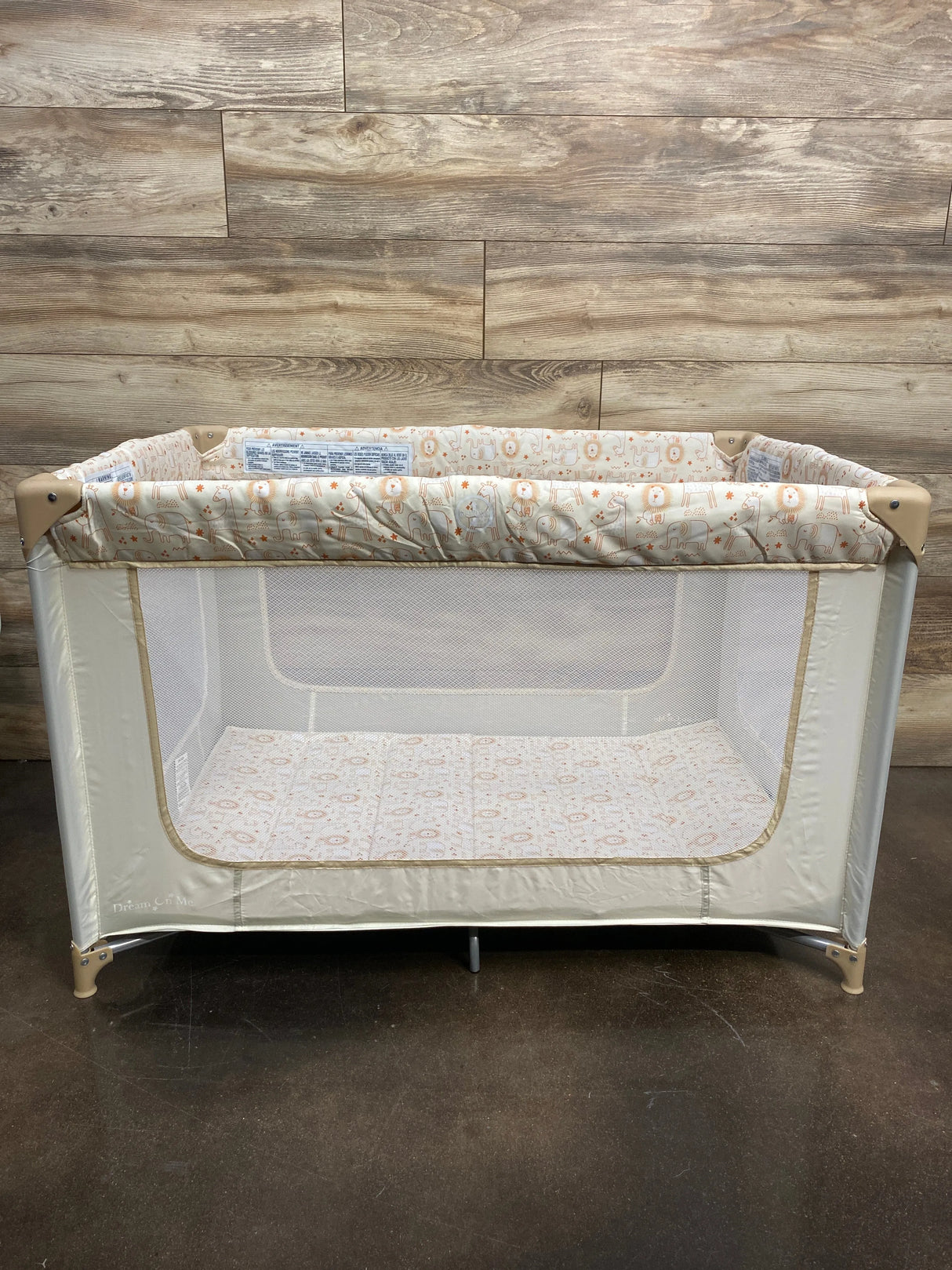 NEW Dream on Me Zodiak Play Yard, Beige