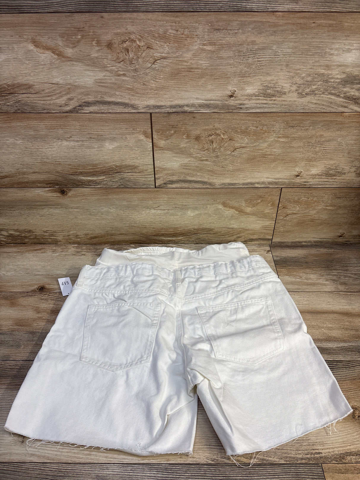 NEW Gap Maternity  7" Maternity Full Panel Denim Bermuda Shorts White sz Large (32/14R)