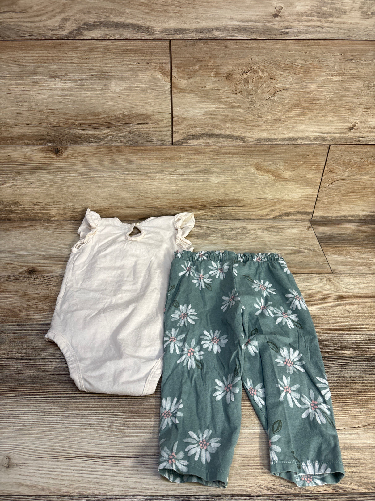 Carter's 2pc Lace Bodysuit & Floral Pants Set Cream sz 18m