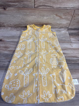 Front view of yellow Unnivoll sleep sack for 0-6 months with white animal and cactus pattern and front zipper