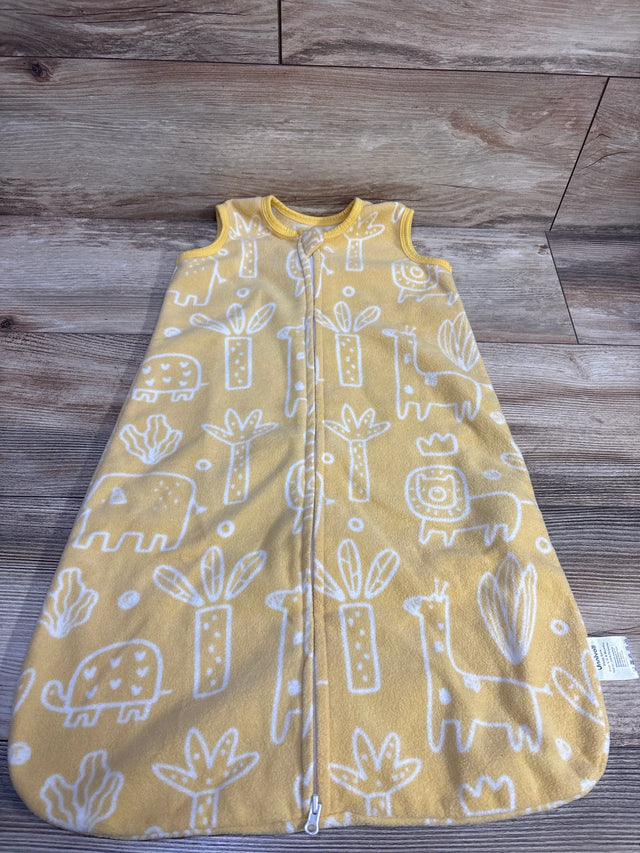 Front view of yellow Unnivoll sleep sack for 0-6 months with white animal and cactus pattern and front zipper