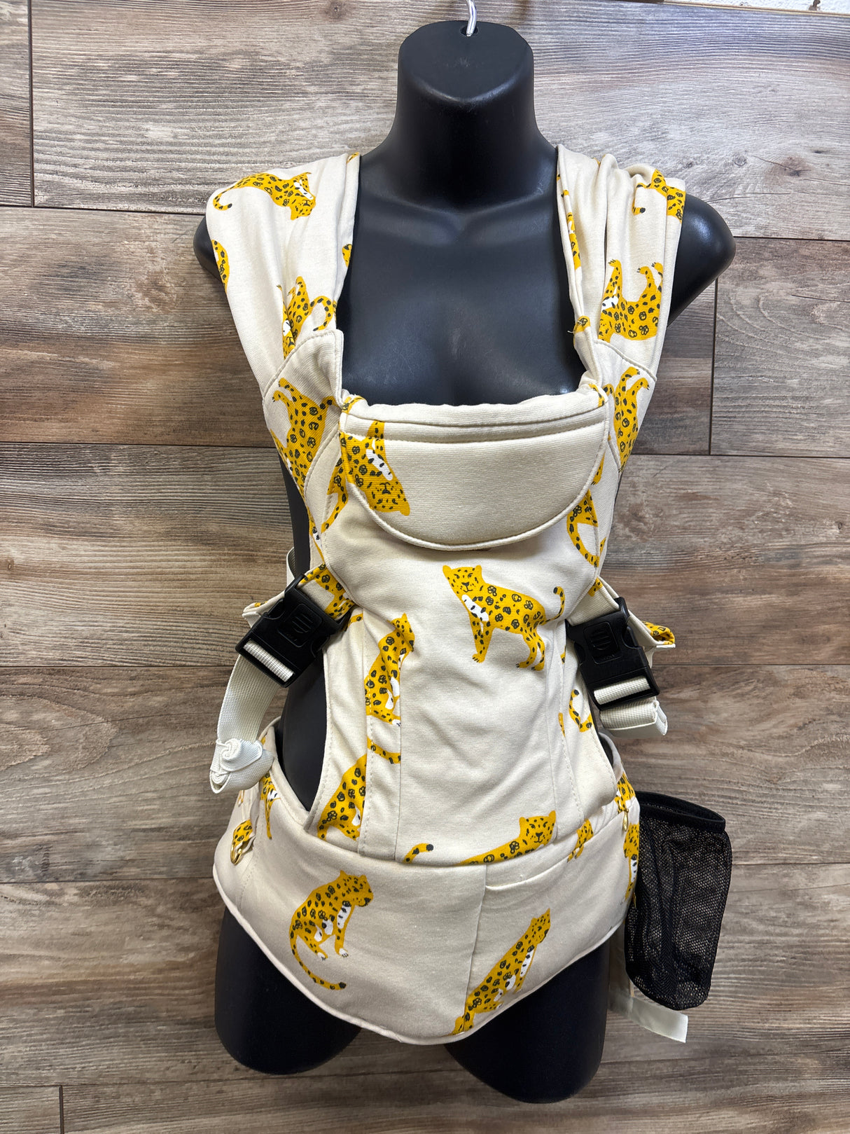 Tea x Tushbaby The Pearl Wrap Carrier - Lion Print 8-20lbs