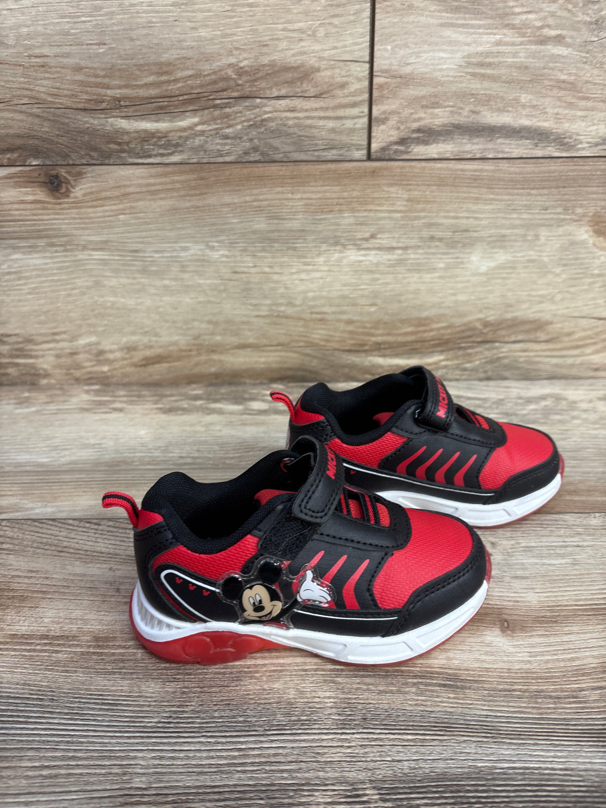 Disney Mickey Mouse Light-Up Athletic Sneakers Red sz 8c