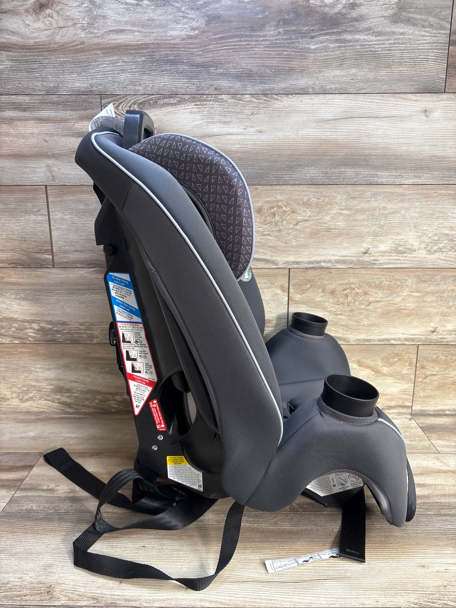 Cosco Easy Elite Slim All-in-One Convertible Car Seat in Grey Glyphs