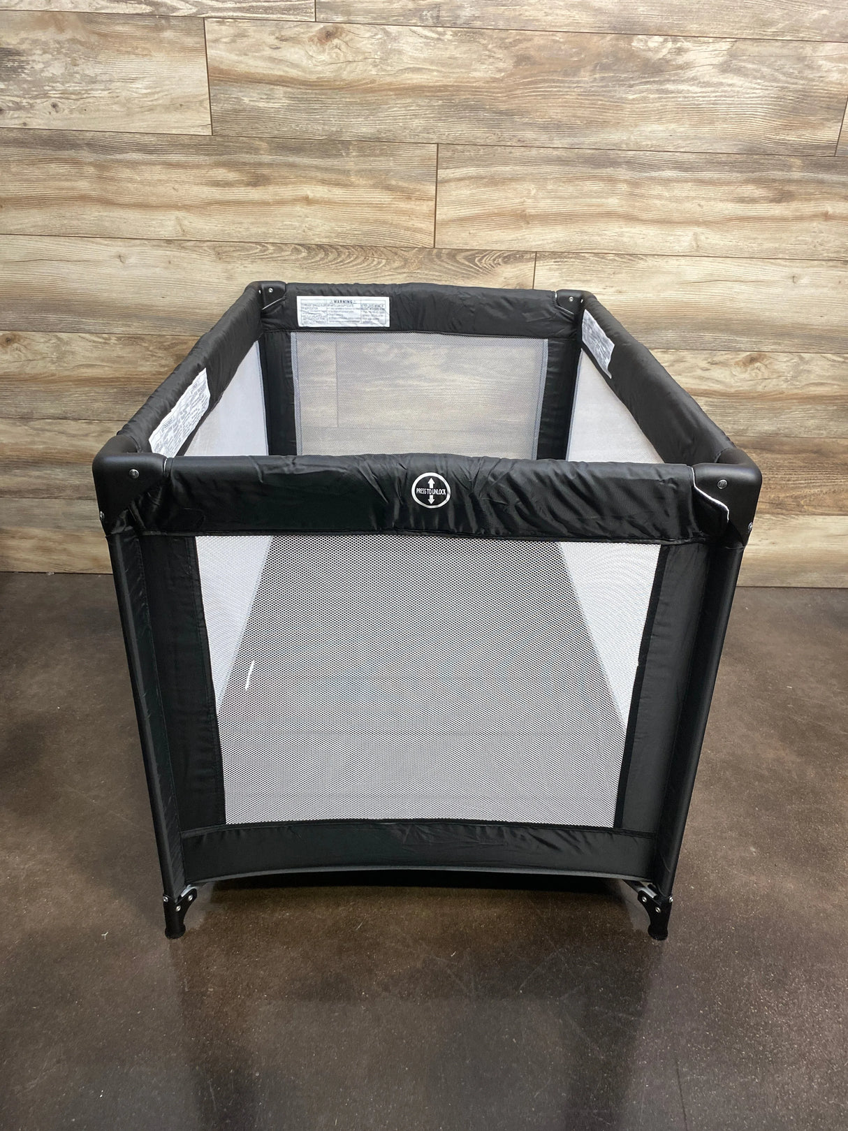 NEW Dream on Me Zodiak Play Yard, Black