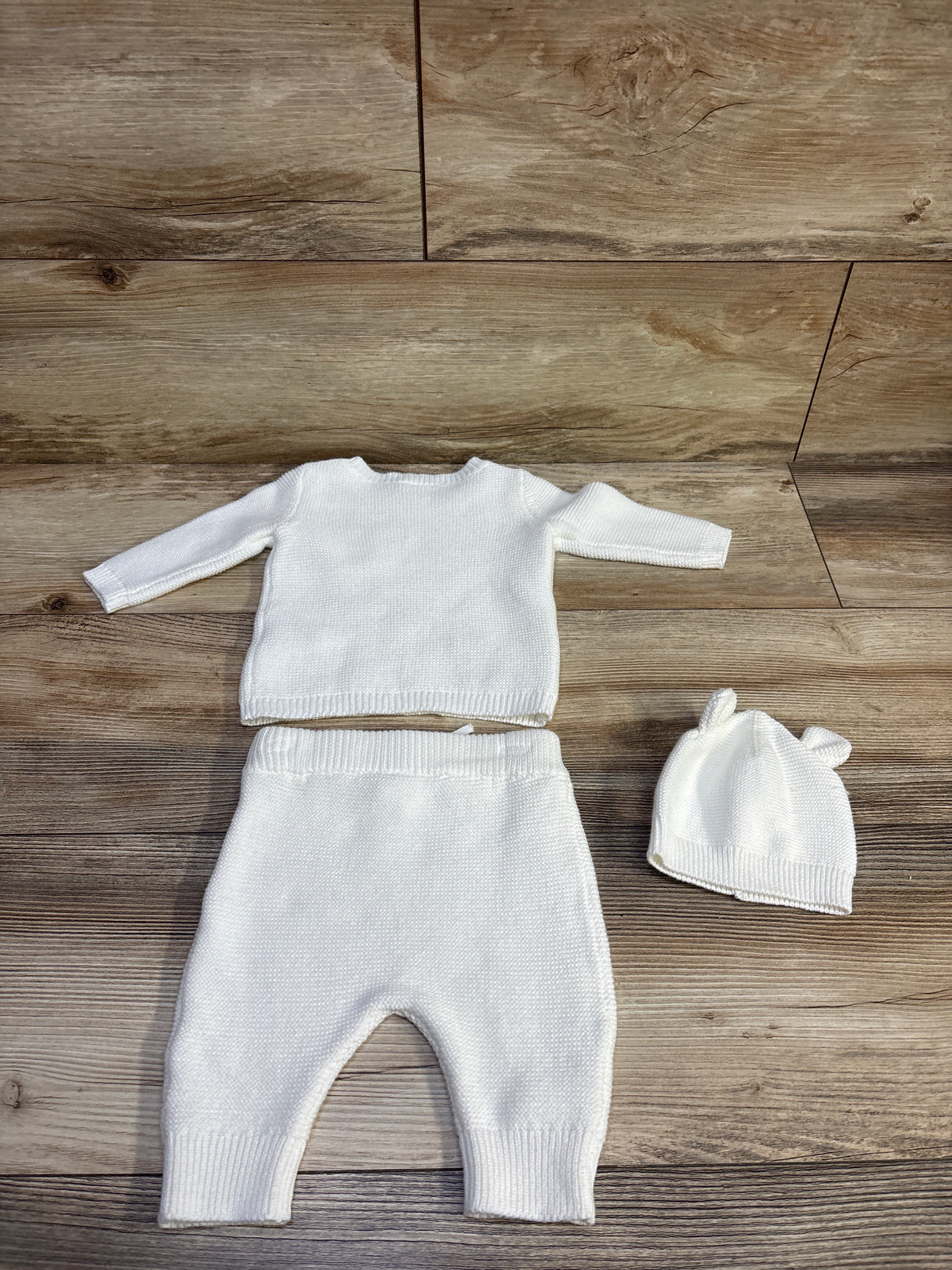 Just One You 3pc Knit Sweater, Pants, & Hat Set White sz 3m