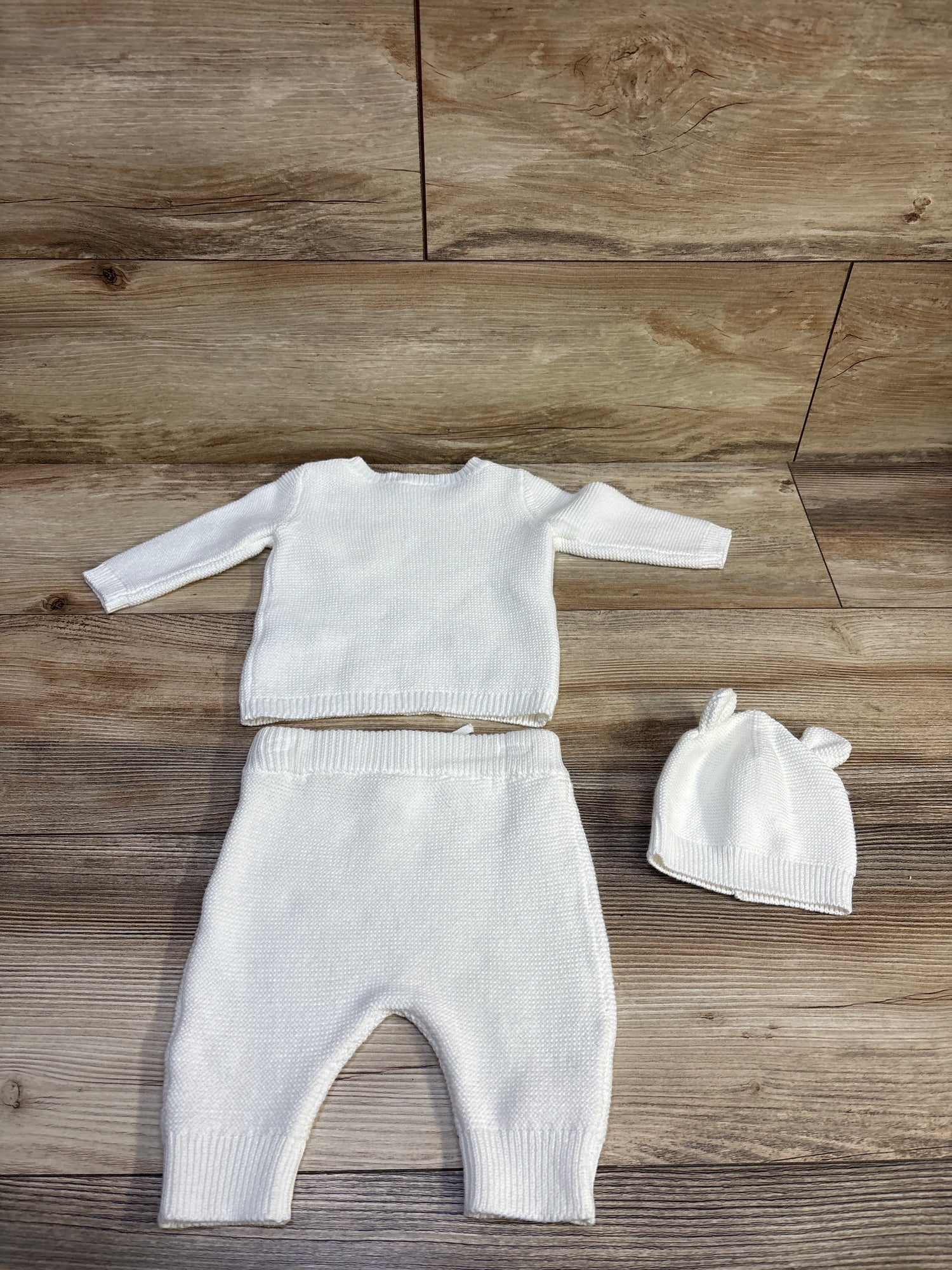 Just One You 3pc Knit Sweater, Pants, & Hat Set White sz 3m
