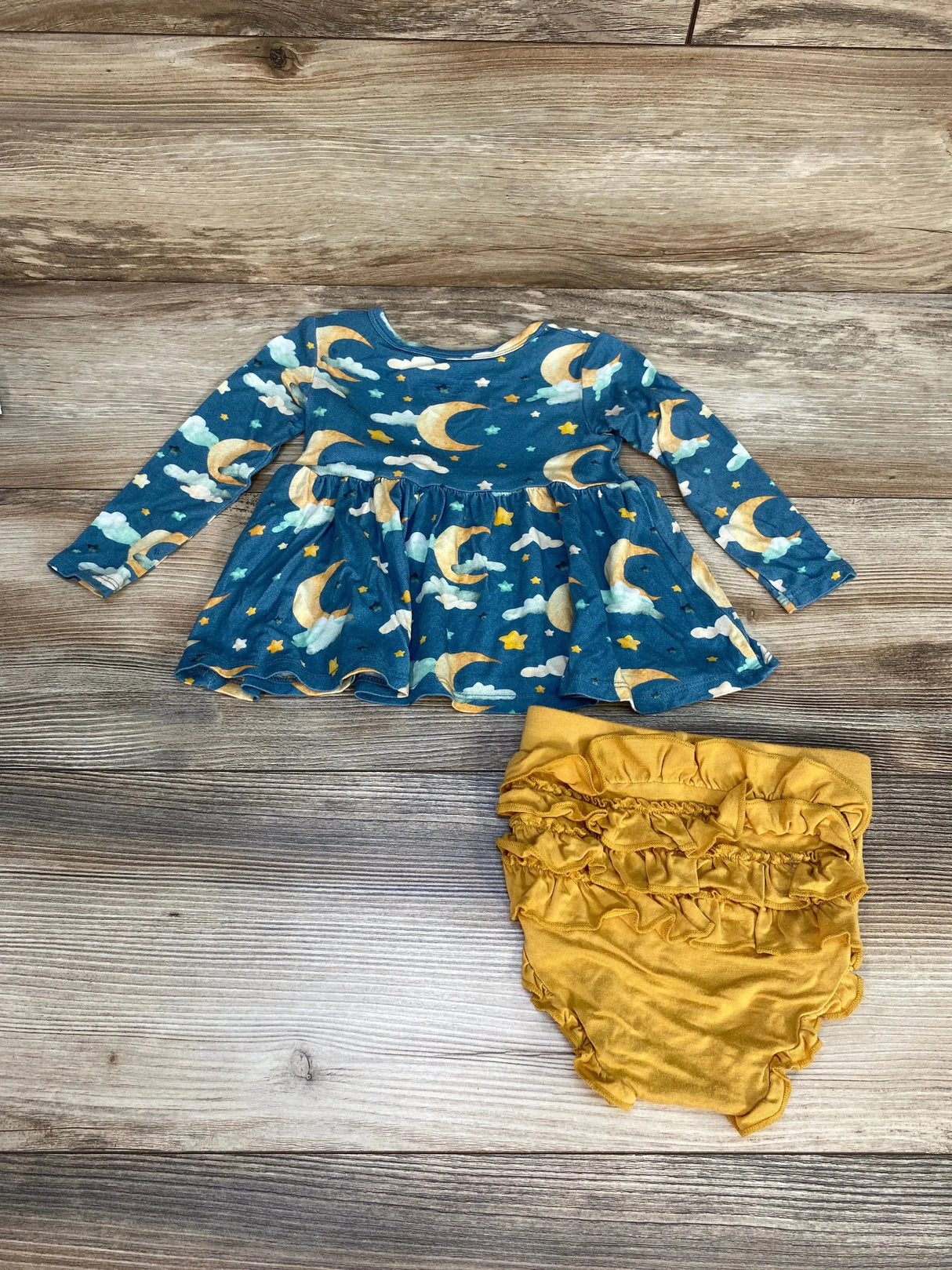 2pc Moon & Stars Ruffled Bummie Set sz 6-12m