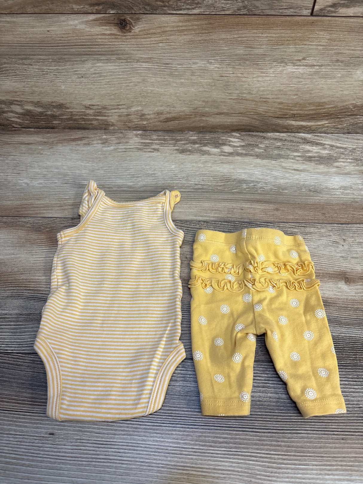 Carter's 2pc Striped Sleeveless Bodysuit & Bottoms Set Yellow sz Newborn