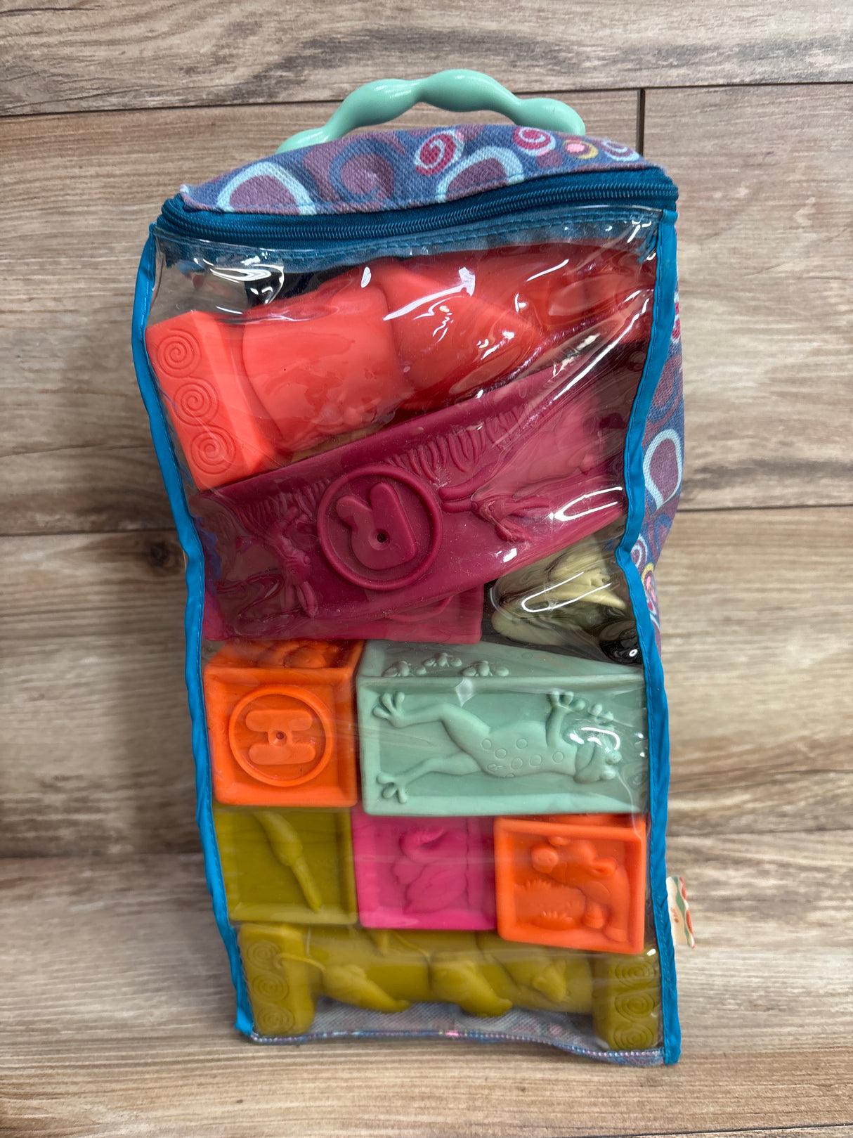 B. Toys Elemenosqueeze Soft Blocks