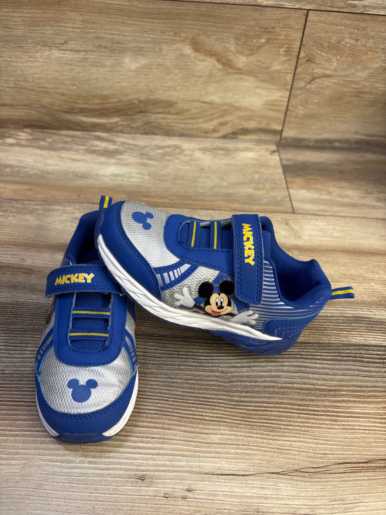 Mickey Mouse Light Up Sneakers Blue sz 11c