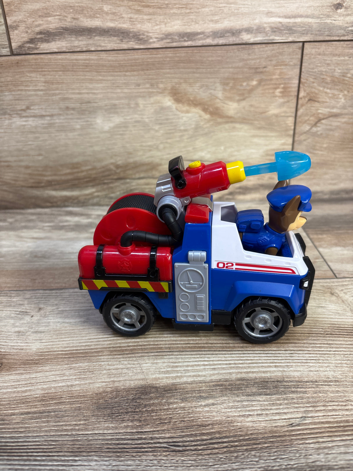 Paw Patrol Fire Rescue: Chase Rescue Fire Cruiser with Action Figure