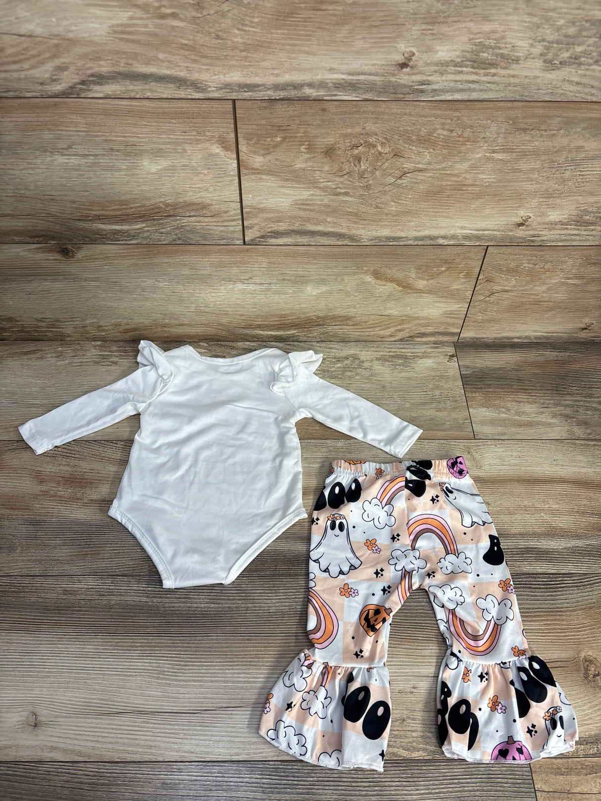 NWOT Spooky Vibes Bodysuit & Pants Set White sz 0-3m