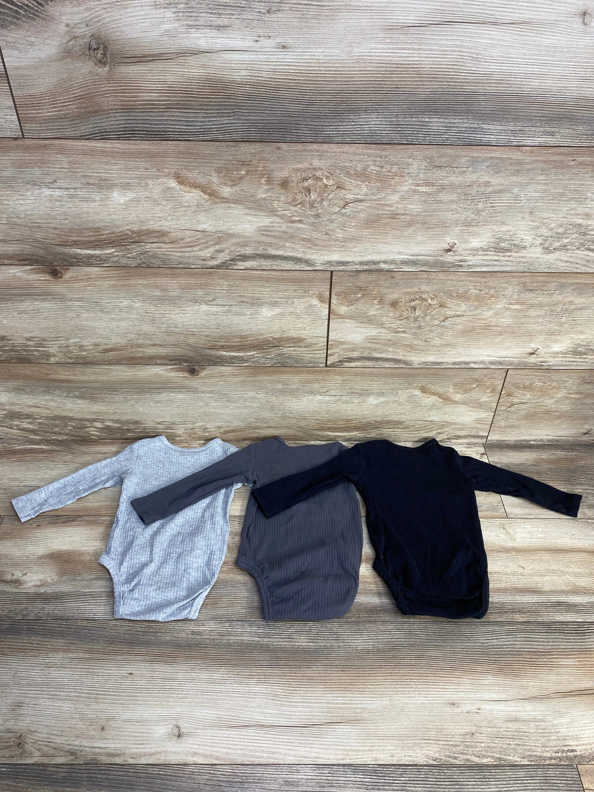 H&M Long Sleeve Ribbed Bodysuits 3pk Grey sz 6m