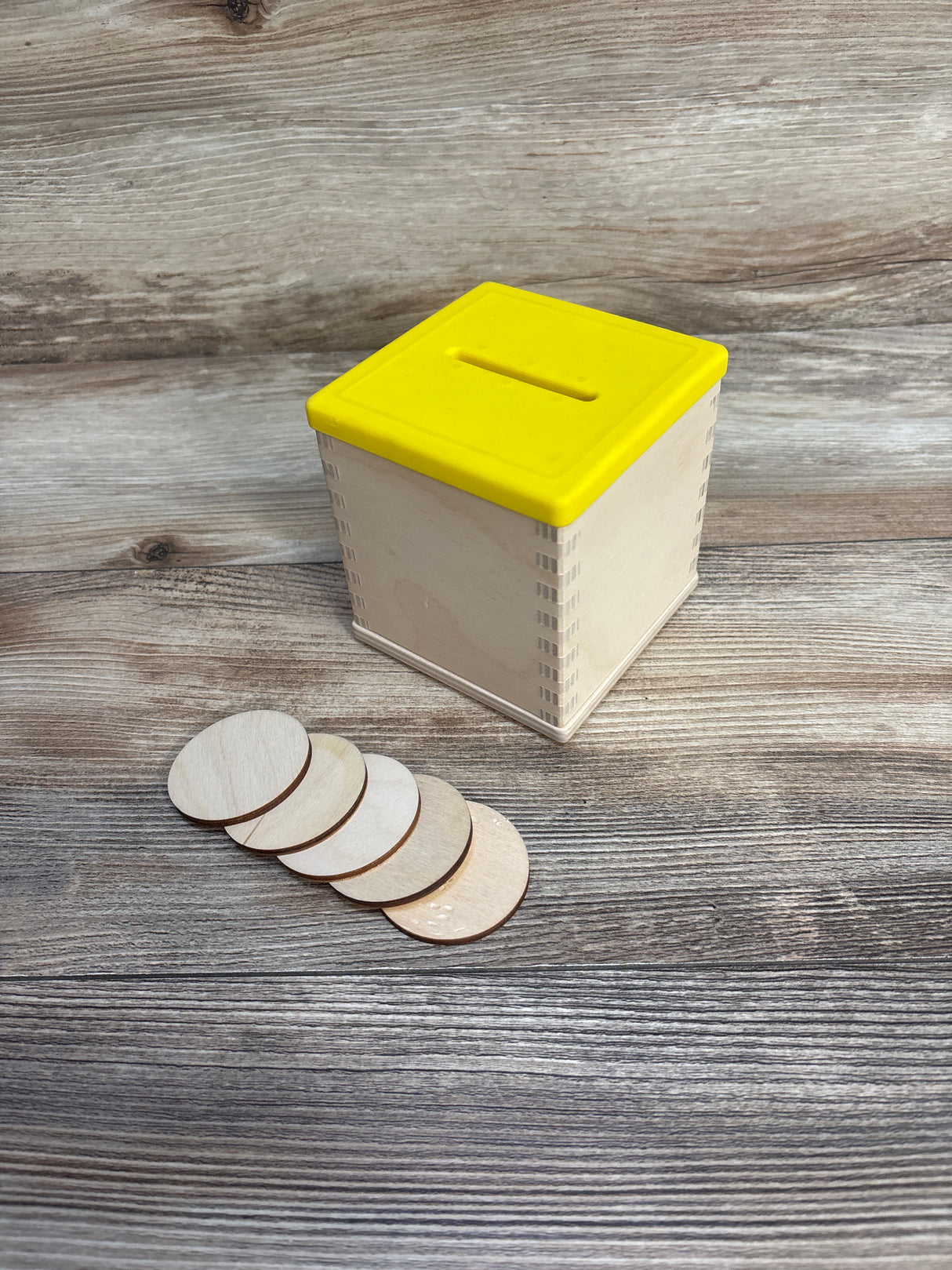 Lovevery Wooden Coin Bank Set
