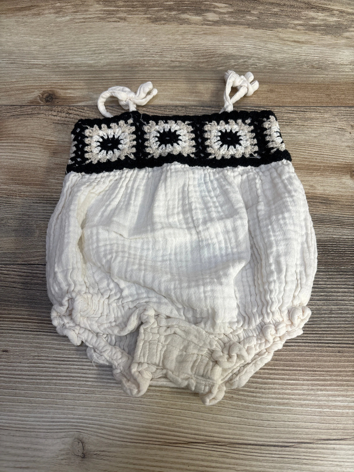 Old Navy Sleeveless Crochet-Trim Bubble Romper White sz 12-18m