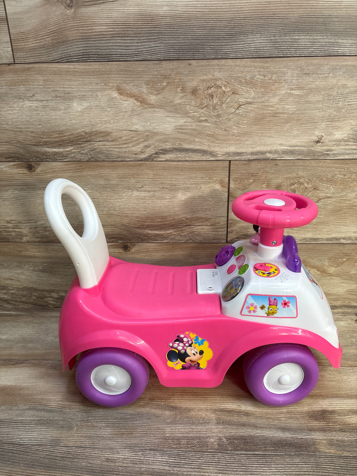 Kiddieland Disney Minnie Mouse Light n' Sound Car Ride-On