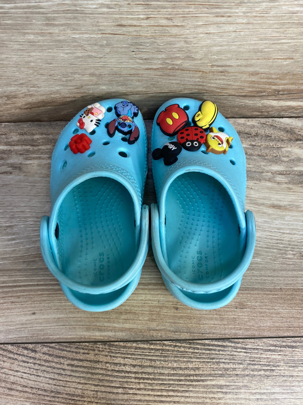 Crocs Classic Clogs Aqua w/ Jibbitz sz 7c