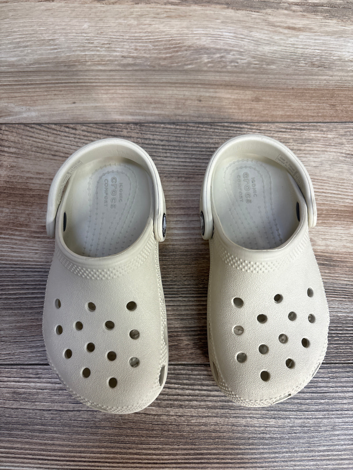 Crocs Classic Clogs Beige sz 9c