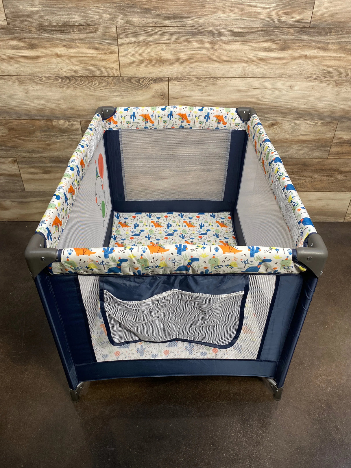 Pamo Babe Portable Dinosaur Playard