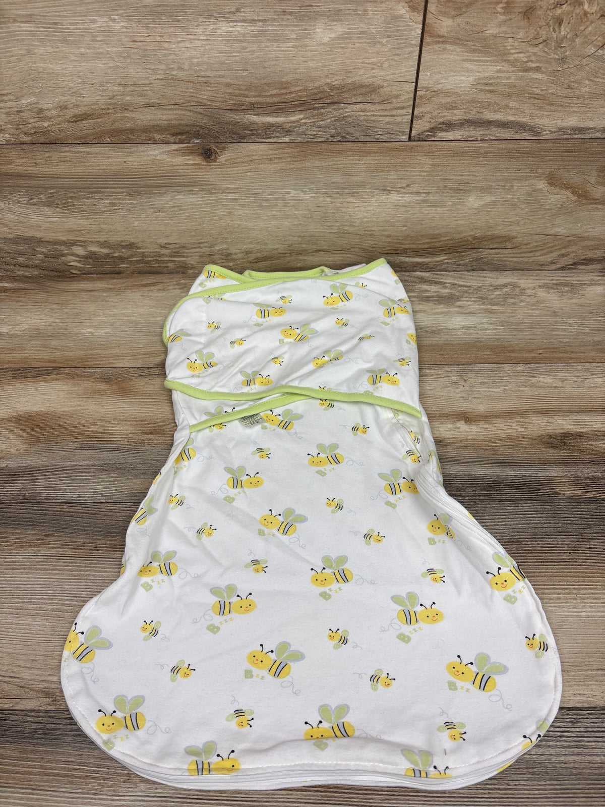 Bee Print Swaddle Wrap White sz 3-12m