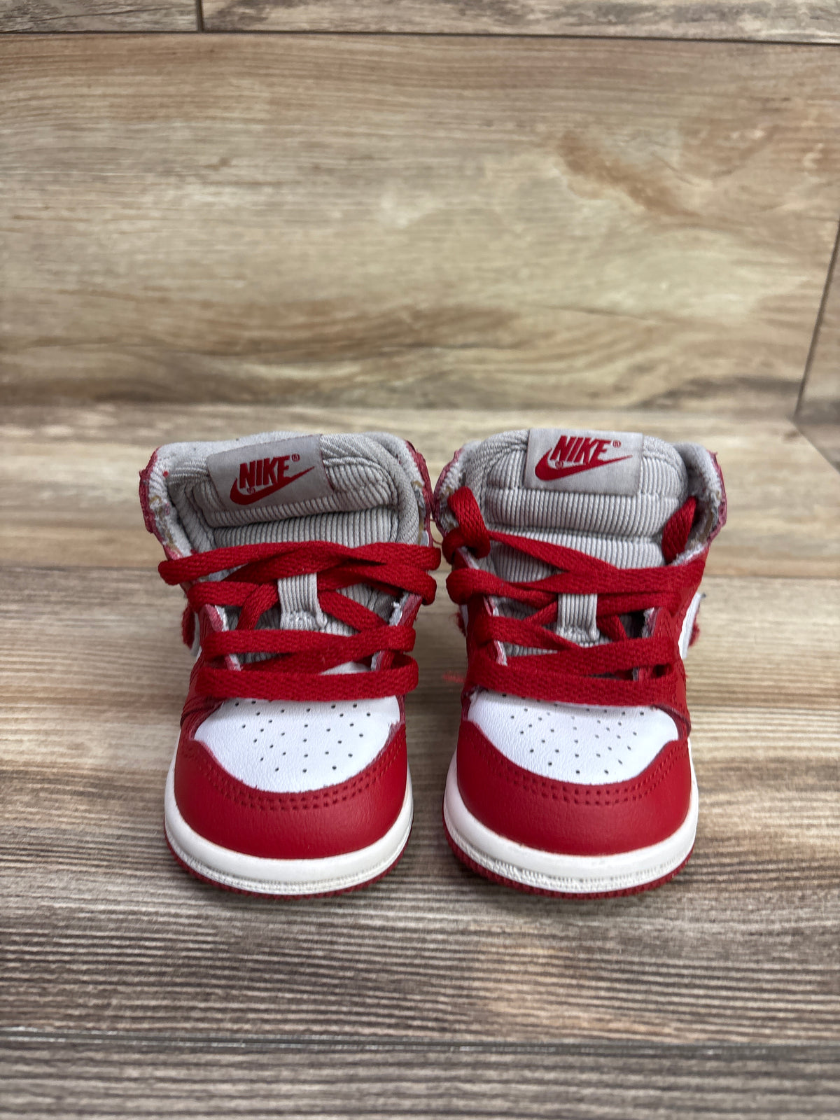 Air Jordan 1 High Retro OG 'Newstalgia Chenille' Sneakers sz 4c