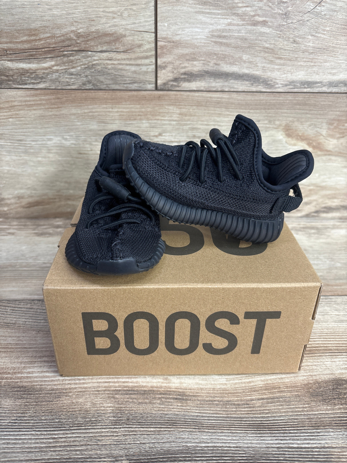 Adidas Yeezy Boost 350 V2 Infants 'Onyx' Sneakers sz 5c