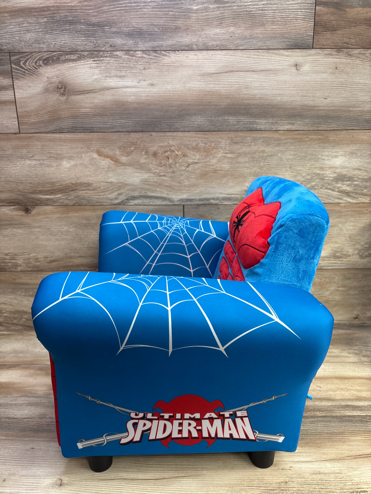 Delta Children Spider-Man Upholstered Chair