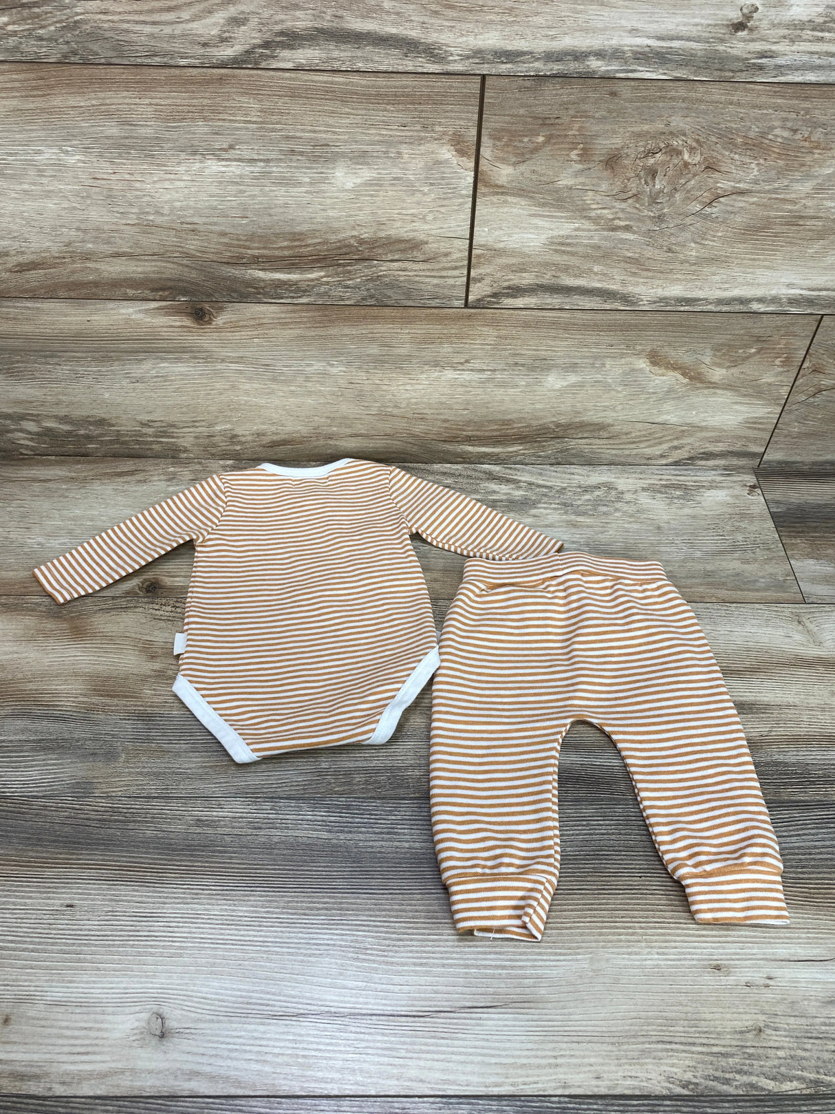 Rabbit + Bear 2pc Striped Bodysuit & Pants Orange sz 3-6m